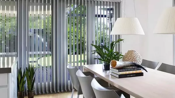 вертикальні жалюзі