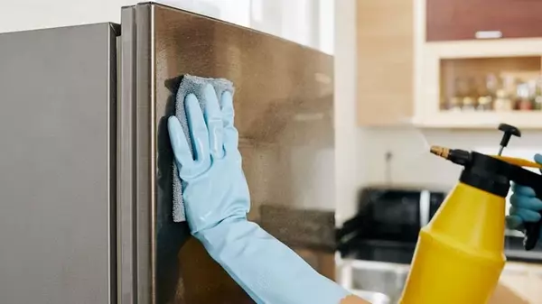 Профессиональные средства для мытья холодильника