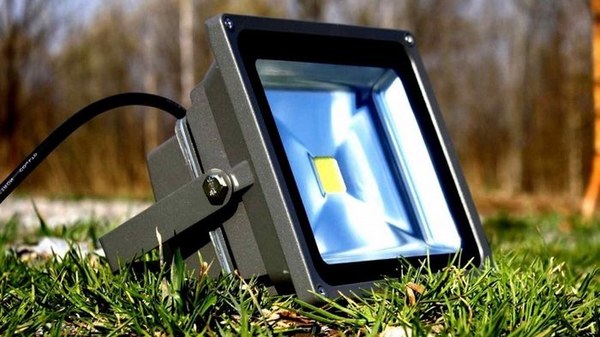 Світлодіодні прожектори – найкраще рішення для якісного освітлення