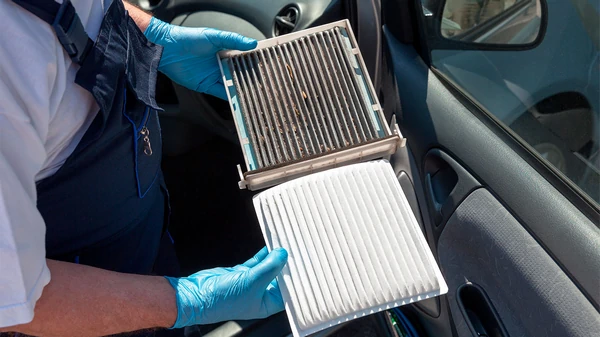 заміна салонного фільтра