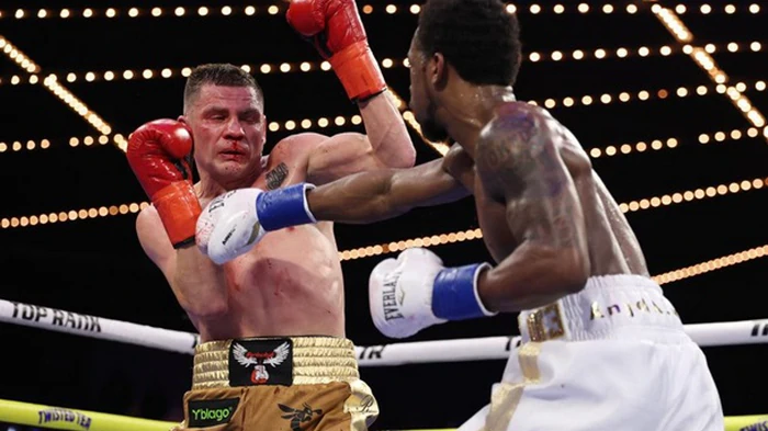 Беринчик проиграл бой Дэвису и потерял пояс WBO