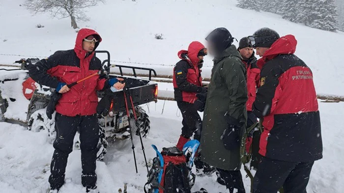 Трех туристов спасли недалеко от горы Поп Иван