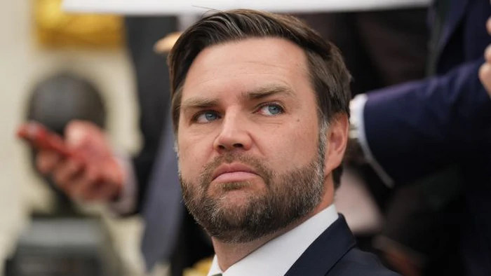 В Италии требуют расследования закрытия Колизея из-за семьи Вэнса