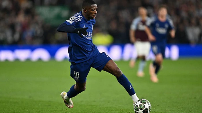 Английский чемпионат может пополниться французским нападающим