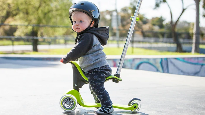 детский самокат с сиденьем