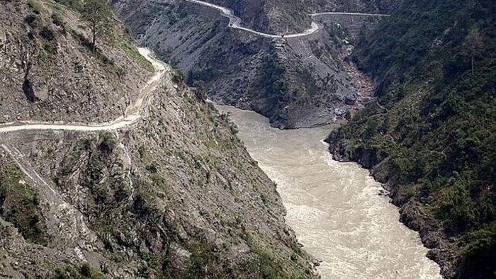 Индия остановила пропуск воды через плотину на границе с Пакистаном