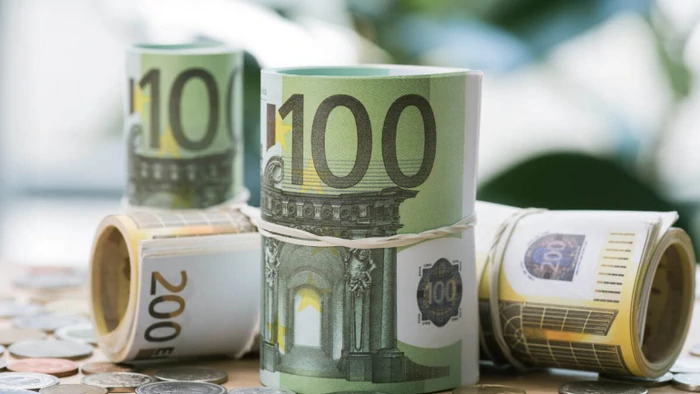 Официальный курс доллара снизился на 10 копеек