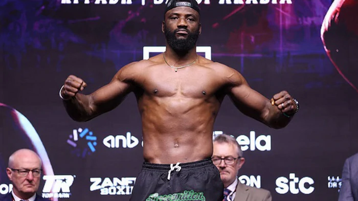 Аджагба назвал боксера, который вместо Дюбуа должен драться с Усиком