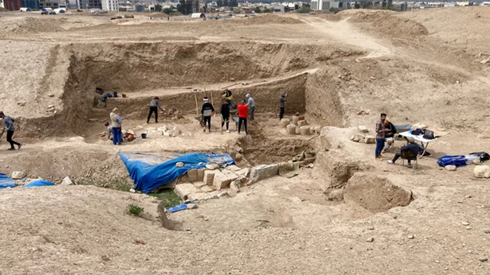 В Ираке обнаружили рельеф с изображением последнего ассирийского царя