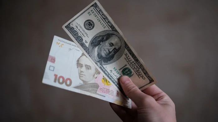 Повышение минималки и рост доллара: депутат показал прогнозы Минфина на 3 года