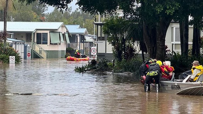 Австралию накрыло рекордное наводнение: есть погибшие