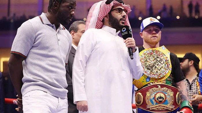 Кроуфорд раскрыл свои преимущества над Альваресом