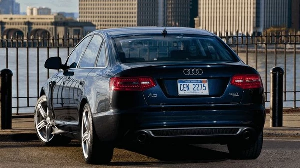 Автомобили Audi из США в Украине: предложения от Elcars