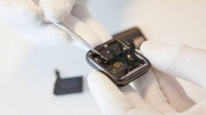 Ремонт Apple Watch: в каких случаях нужна помощь специалистов