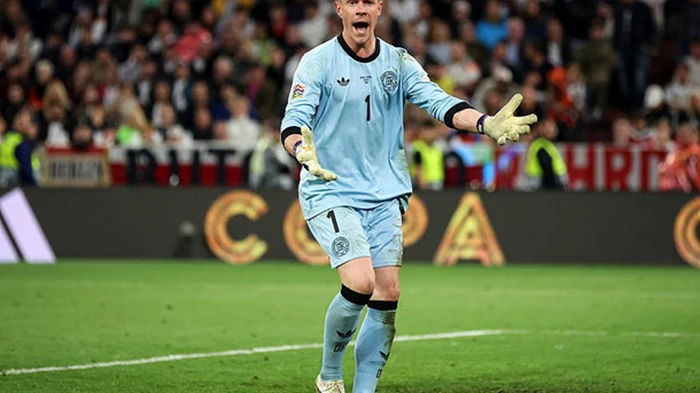 Тер Штеген решил не покидать Барселону