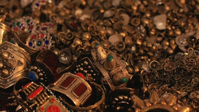 В 3000-летней сокровищнице обнаружили уникальные предметы из космического металла