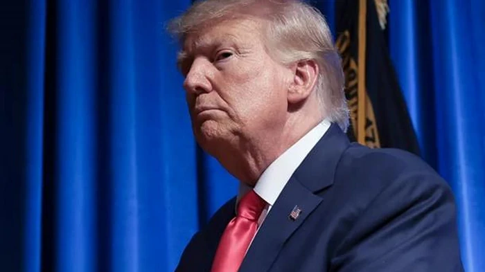 США приостановили все торговые переговоры с Канадой