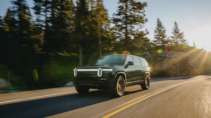 Rivian представила электрокары с четырьмя моторами