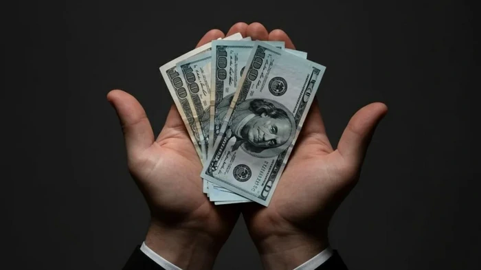 Сколько будут стоить 100 долларов в Украине: прогноз банкира до 27 июля