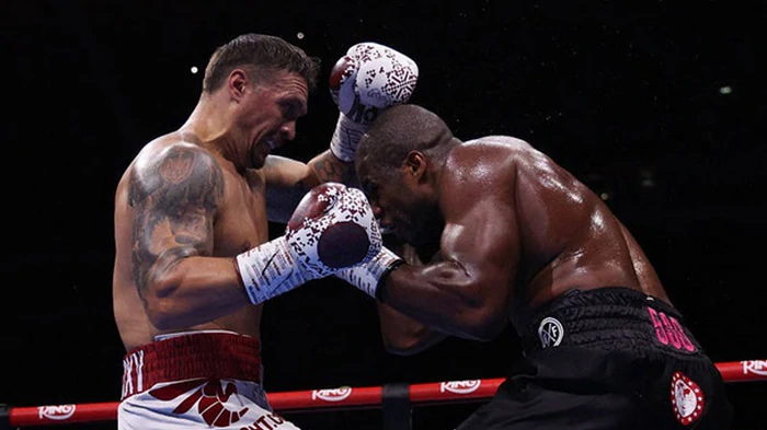 Усик высказался о шансах Дюбуа вернуть чемпионский титул