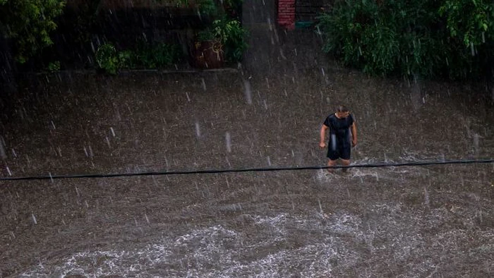 Грозы, град и шквалы: какие регионы Украины накроет непогода