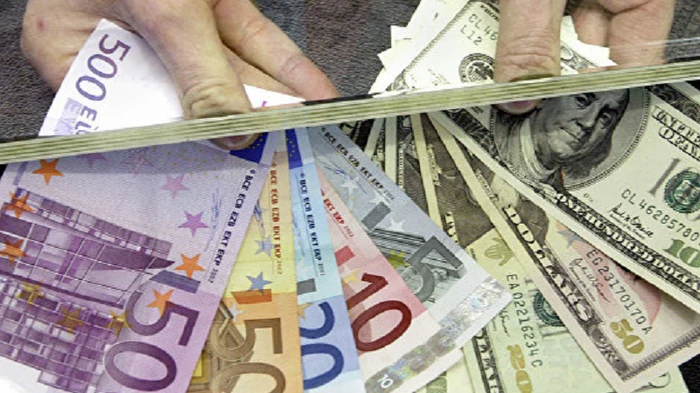 Сколько будут стоить 100 долларов в Украине: прогноз банкира до 10 августа