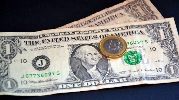 Доллар восстанавливает позиции благодаря торговым сделкам Трампа