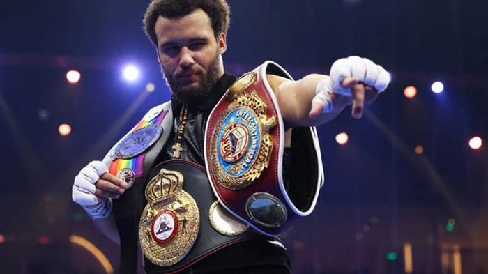 Итаума назвал ожидаемый финал поединка с Уайтом