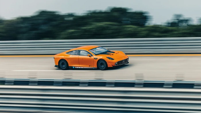 Электроконцепт Mercedes AMG проехал длину экватора за семь дней