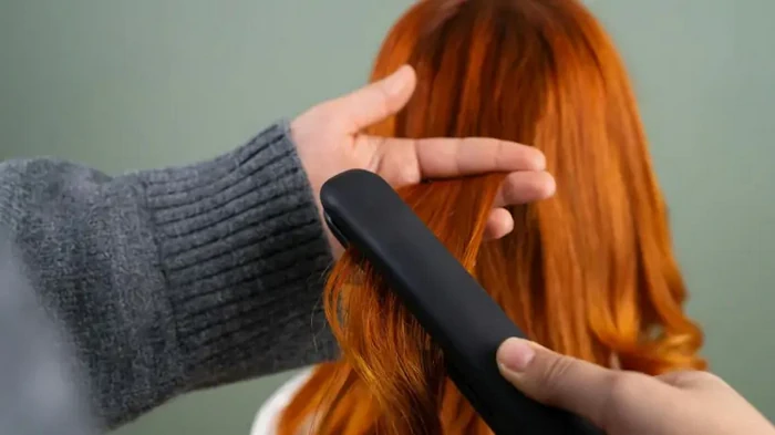 Выпрямление волос «подвергает серьезной опасности»: ученые предупреждают о рисках — что они обнаружили