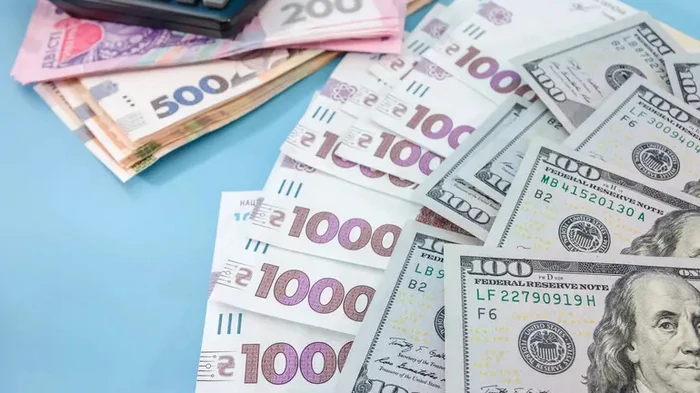 Сентябрь против гривны: когда курс доллара полезет вверх