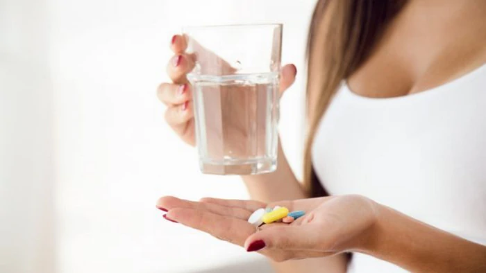 Три популярных витамина, которые нельзя принимать перед сном: это стоит знать всем