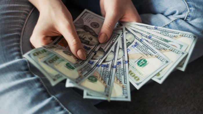 Доллар дорожает второй день подряд