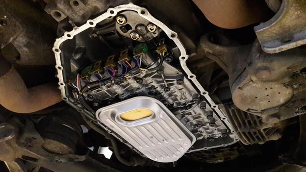 Как происходит замена масла в АКПП?