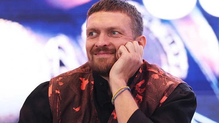 Усик после поединка Кроуфорда с Канело отметил невероятность этого боя