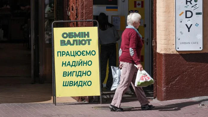 Доллар и евро подорожали в обменных пунктах