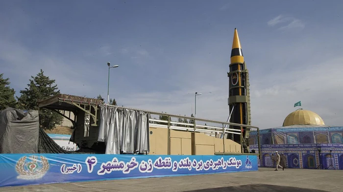 Иран впервые запустил межконтинентальную баллистику: аналитики указали на странный момент