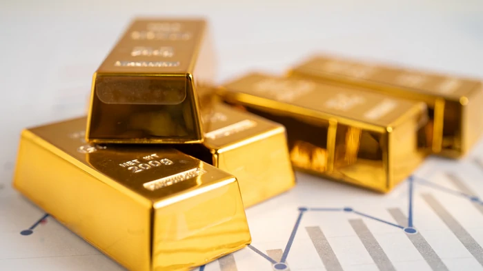 Цены на золото впервые превысили 3800 долларов
