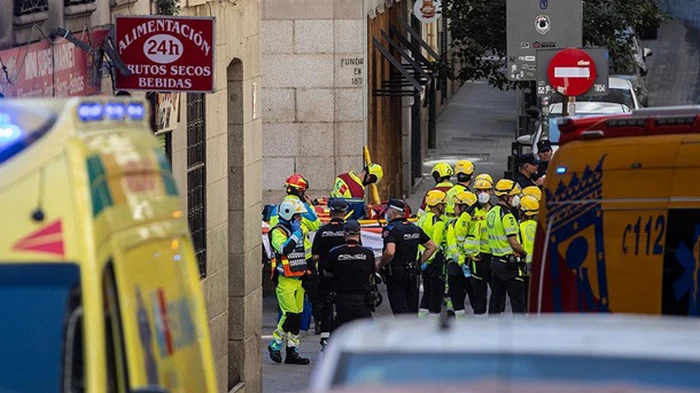 В центре Мадрида обрушилось здание: есть погибшие