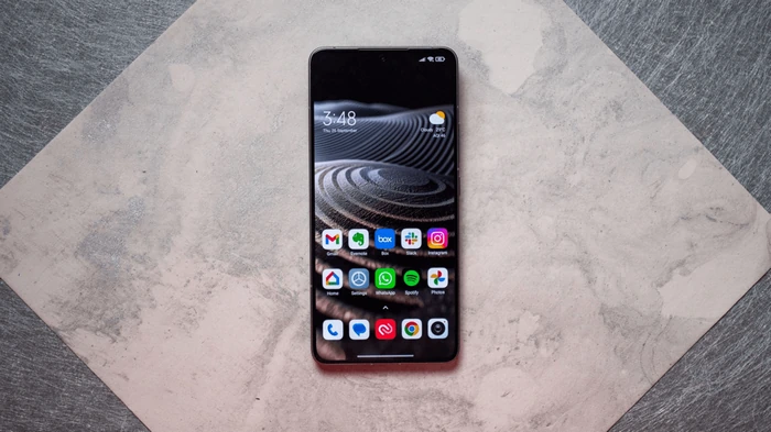 Xiaomi показала новый смартфон с дизайном как у iPhone 17 Pro Max (фото)