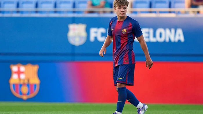 Барселона согласовала продление соглашения с молодым полузащитником