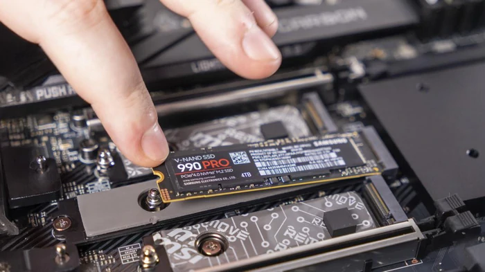 В 2026 году мир столкнётся с дефицитом всего железа, где есть память, — глава Silicon Motion