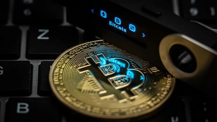 Биткойн прошел экзамен на прочность: ждать ли рывка до 81 000 долларов уже на этой неделе