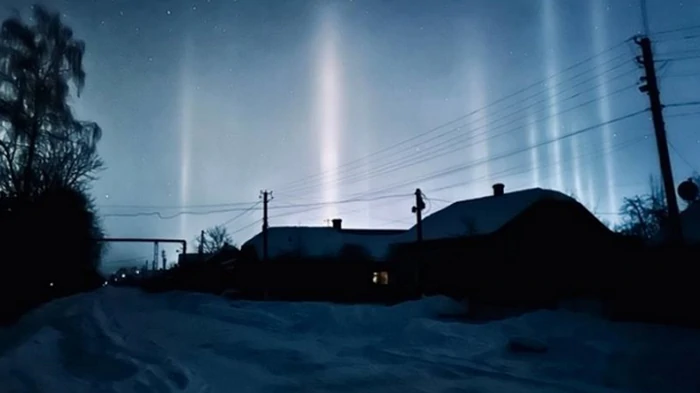 В небе над Тернопольщиной зафиксировали «световые столбы»