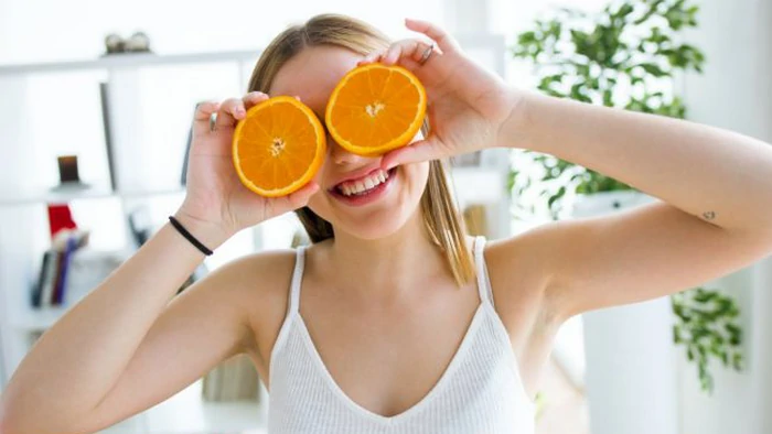 Не только морковь: 4 продукта из холодильника, которые реально улучшают зрение