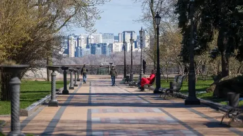 Почти летнее тепло днем и минус ночью: какие погодные «качели» обещают...