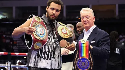 Уоррен рассказал, что Итаума жаждет титула