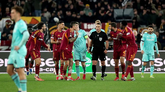 Болонья побеждает Рому и выбивает фаворита из турнира