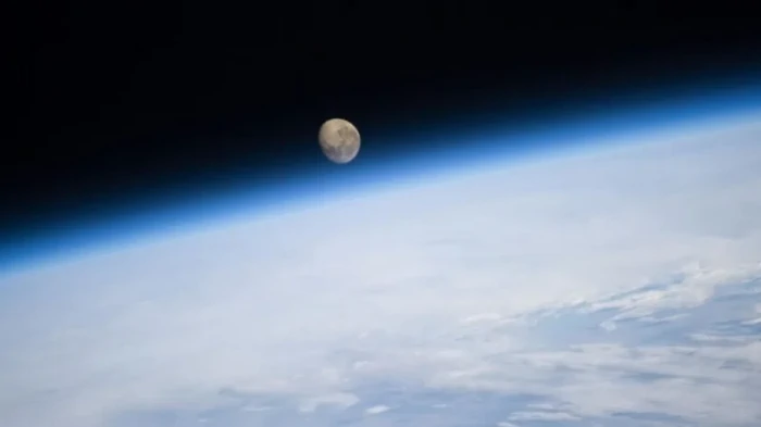 Астрономы обнаружили неизвестное явление в космосе: оно незаметно защищает Луну от радиации