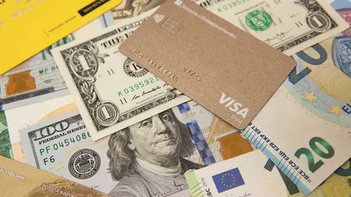 Конец валютной паники? Чего ждать от курса доллара и евро на следующей неделе — прогноз банкира